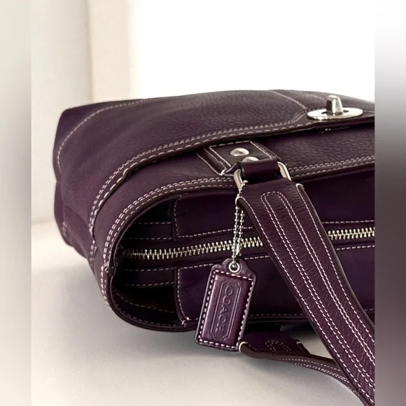 Vintage Coach Hamptons Turnlock Tote F13959 Plum Pebbled Leather - Picture 13 of 13